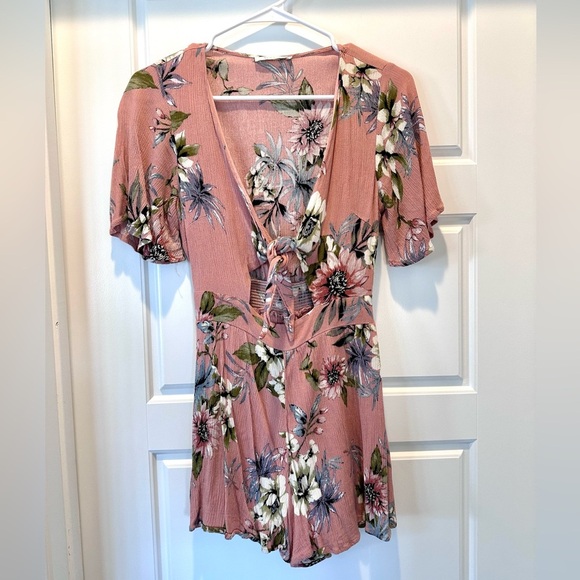 Illa Illa Pink Floral Tie Front Romper Size Small - Picture 1 of 6
